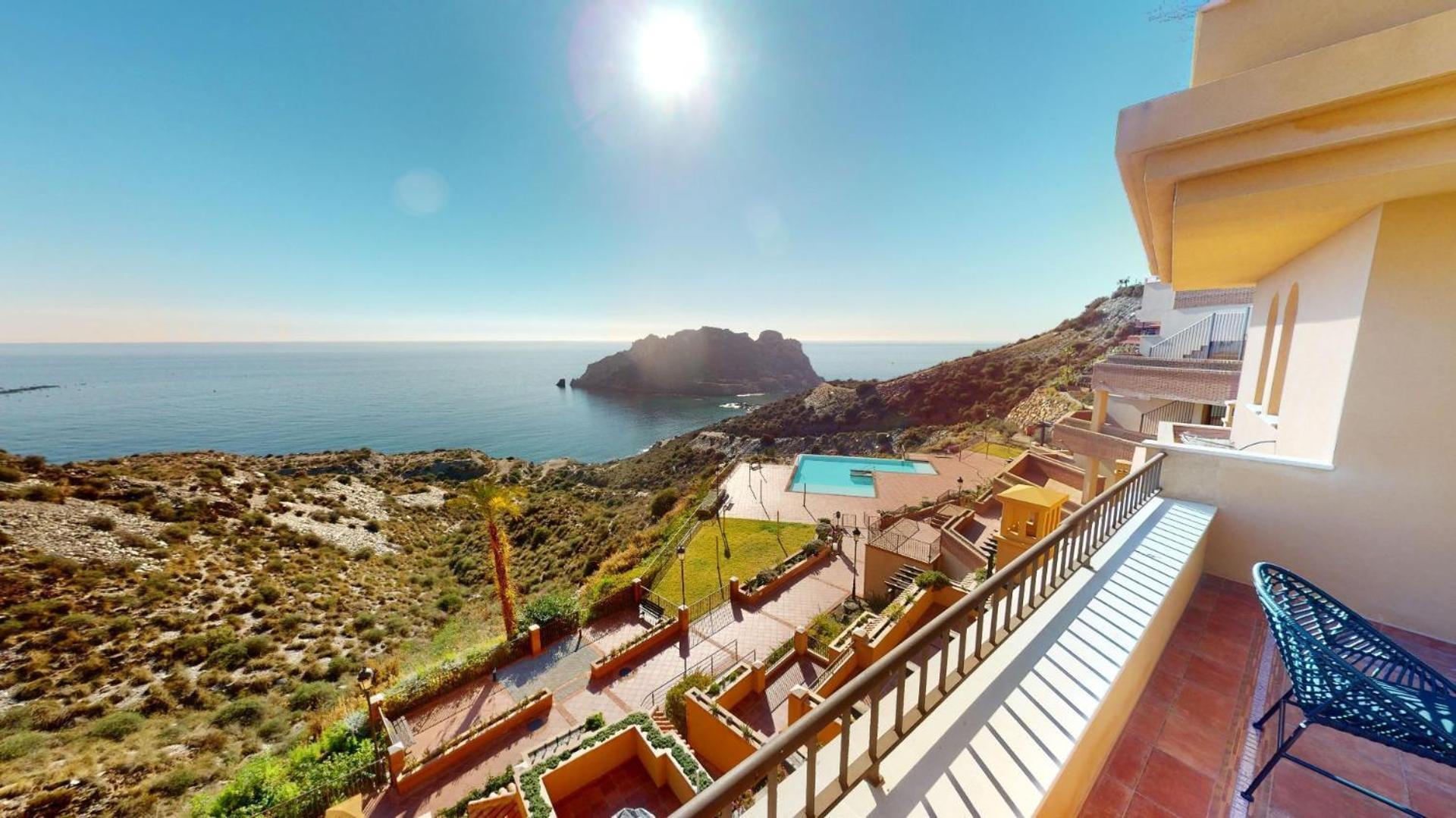 Penthouse Bonita Vista Al Mar Apartment